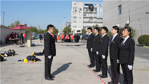 列隊(duì)-綠地_副本.jpg 列隊(duì)-綠地_副本.jpg