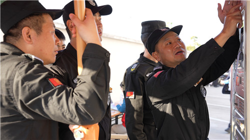 消防柜_副本.jpg 消防柜_副本.jpg